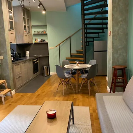 Cozy Townhouse In The Heart Of Apartment *