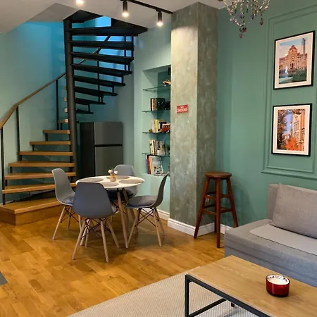 Apartment Cozy Townhouse In The Heart Of *